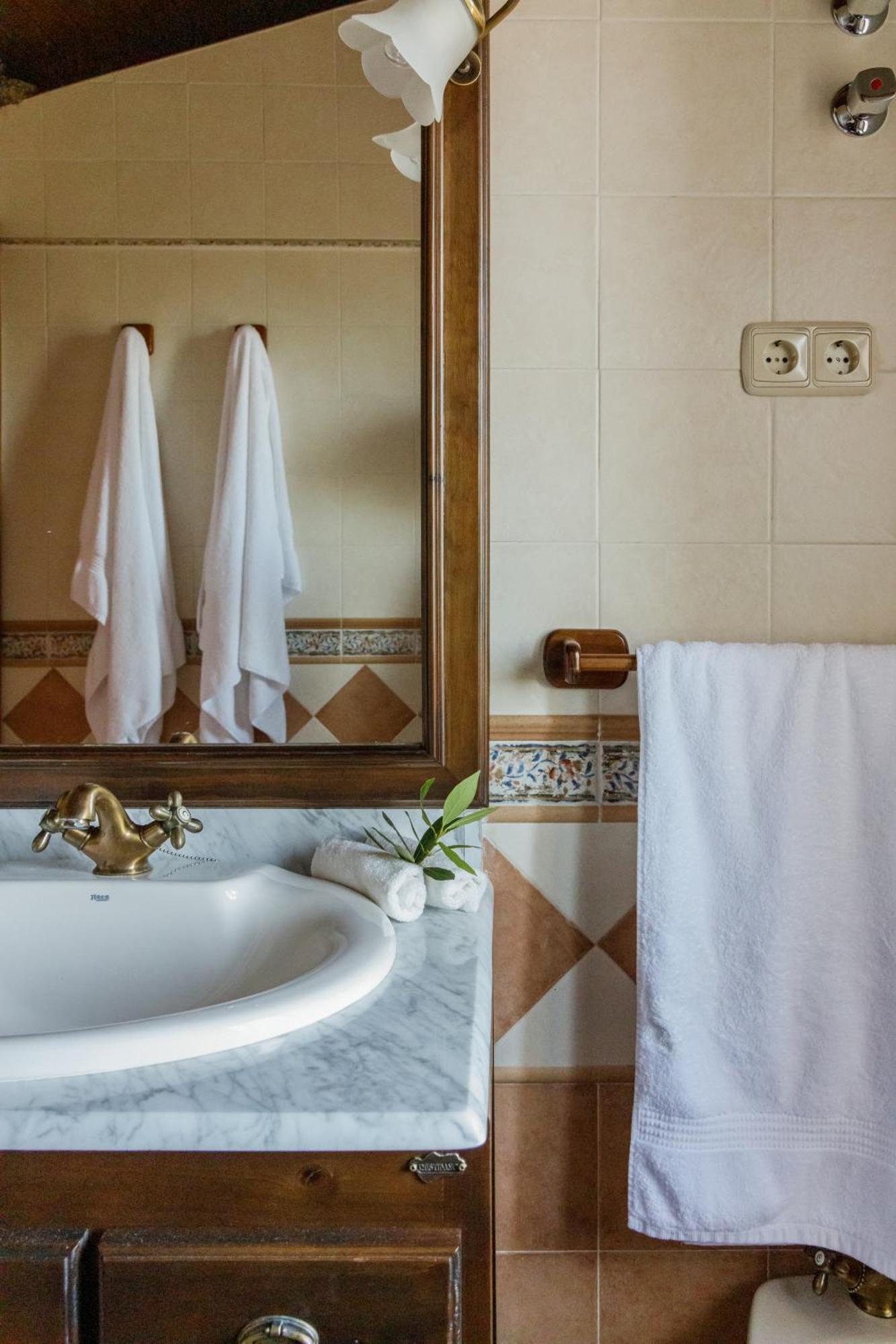 Casa Rural En Candeleda Con Piscina Y Un Maravilloso Jardin Exterior foto